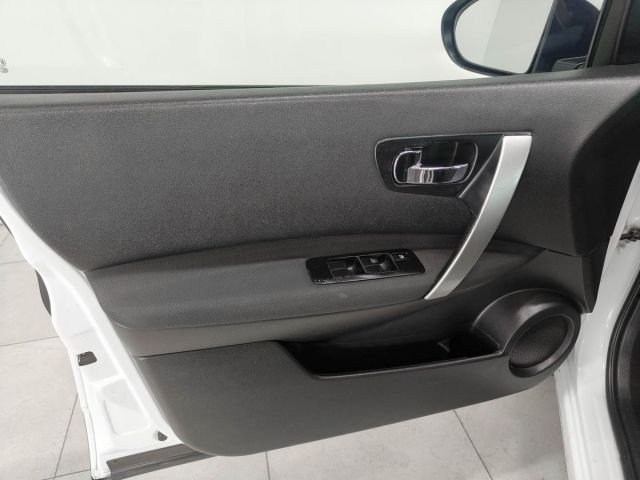 Купить б/у Nissan Qashqai, 2013 год, 117 л.с. в России