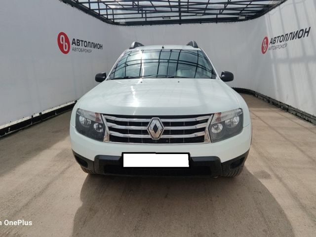 Купить б/у Renault Duster, 2015 год, 90 л.с. в России