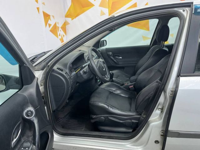 Купить б/у Renault Laguna, 2007 год, 112 л.с. в России