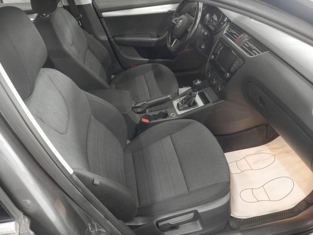 Купить б/у Skoda Octavia, 2016 год, 150 л.с. в России