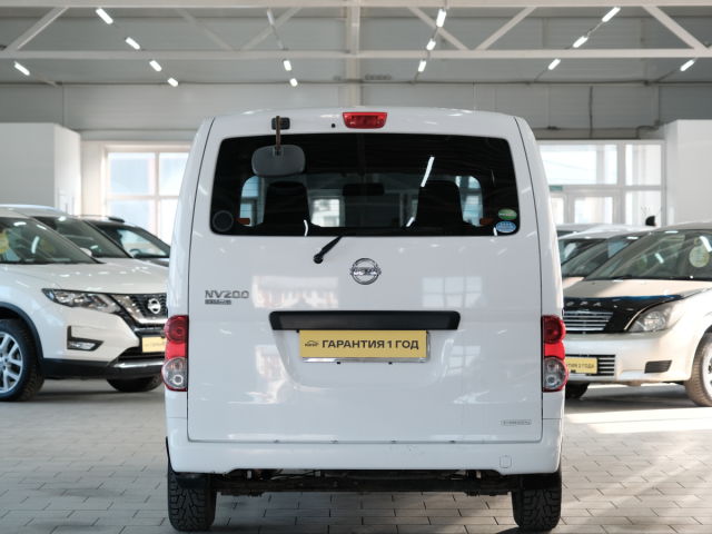 Купить б/у Nissan NV200, 2013 год, 109 л.с. в России