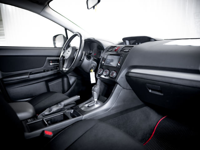 Купить б/у Subaru XV, 2012 год, 150 л.с. в России