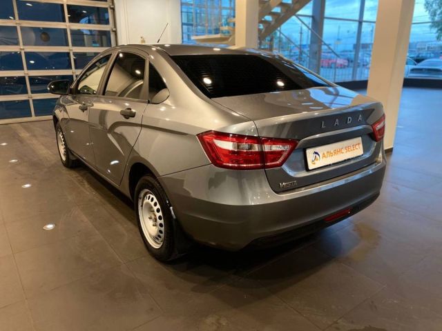 Купить б/у ВАЗ (LADA) Vesta, 2018 год, 106 л.с. в России