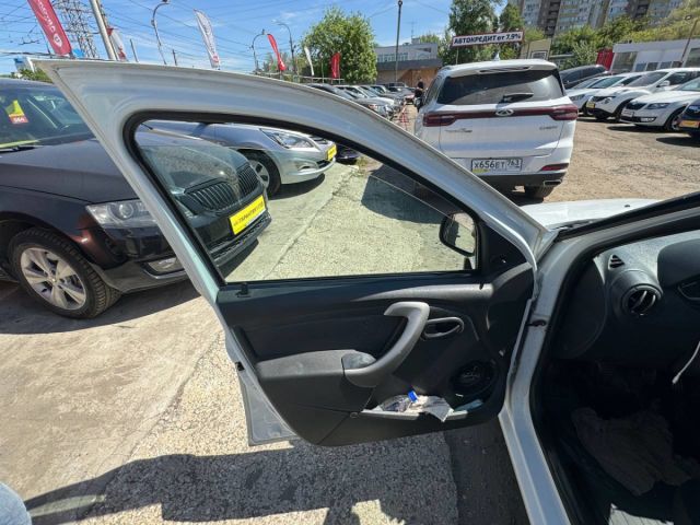Купить б/у Renault Logan, 2015 год, 75 л.с. в Урае