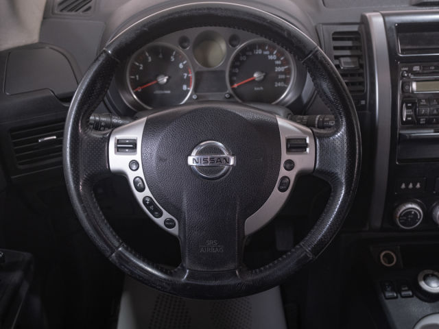 Купить б/у Nissan X-Trail, 2010 год, 169 л.с. в России