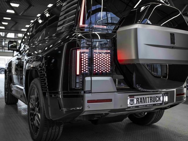 Купить б/у BYD Yangwang U8, 2023 год, 1197 л.с. в России