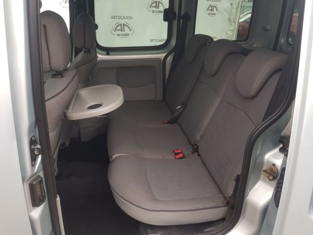 Купить б/у Renault Kangoo, 2008 год, 75 л.с. в России