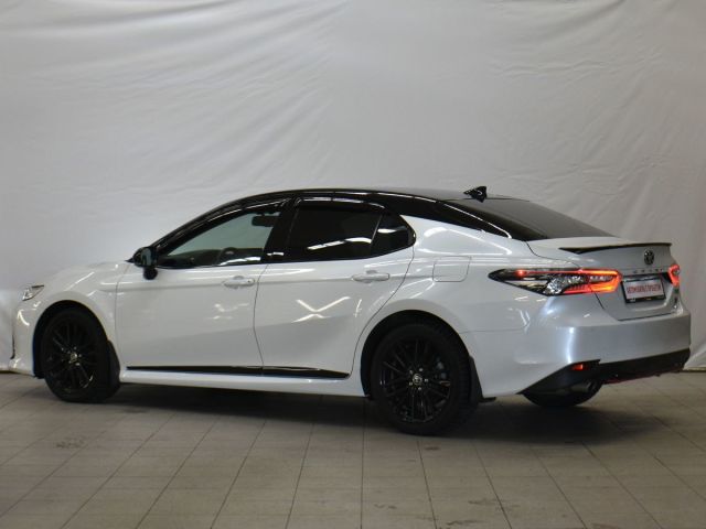 Купить б/у Toyota Camry, 2021 год, 249 л.с. в России