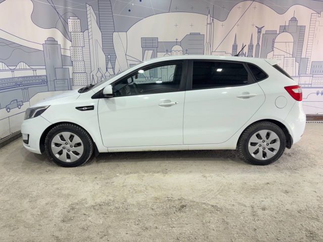 Купить б/у Kia Rio, 2013 год, 107 л.с. в Котласе