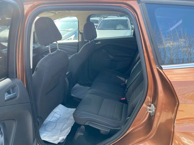 Купить б/у Ford Kuga, 2015 год, 150 л.с. в России