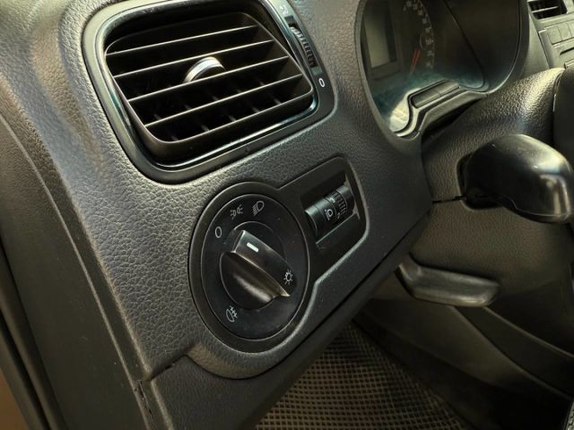 Купить б/у Volkswagen Polo, 2015 год, 105 л.с. в Нерюнгри