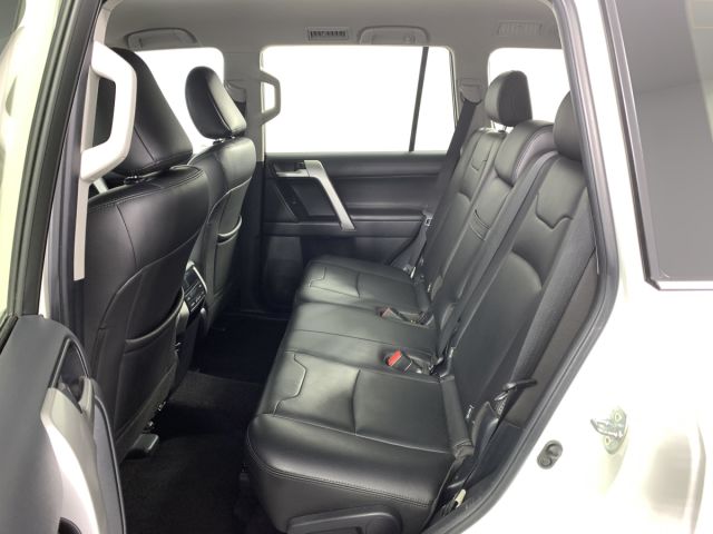 Купить б/у Toyota Land Cruiser Prado, 2018 год, 177 л.с. в России