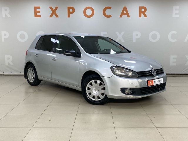Купить б/у Volkswagen Golf, 2012 год, 122 л.с. в России