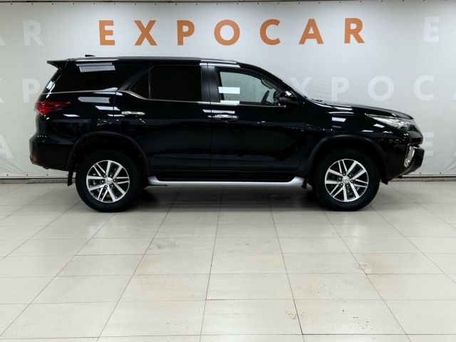 Toyota Fortuner с пробегом, 2018 год, 177 л.с. в России Купить б/у Toyota Fortuner, 2018 год, 177 л.с. в России