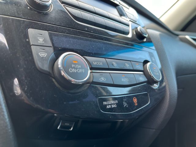 Купить б/у Nissan X-Trail, 2016 год, 144 л.с. в России