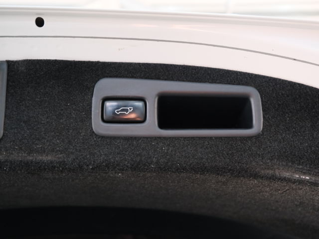 Купить б/у Toyota Harrier, 2014 год, 152 л.с. в России