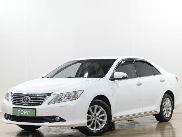 Купить б/у Toyota Camry, 2012 год, 181 л.с. в России