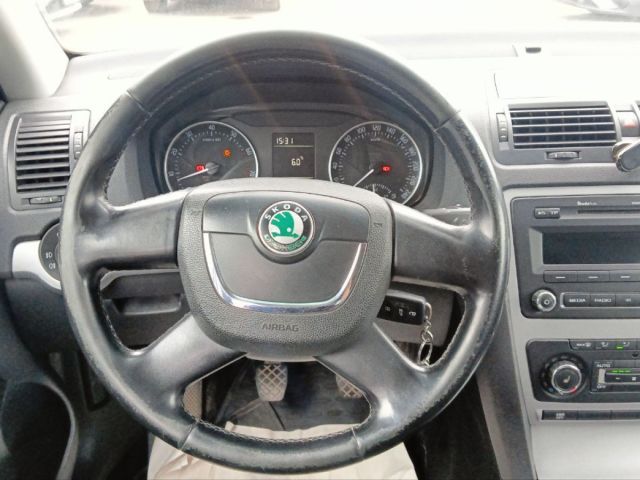 Купить б/у Skoda Octavia, 2013 год, 102 л.с. в России