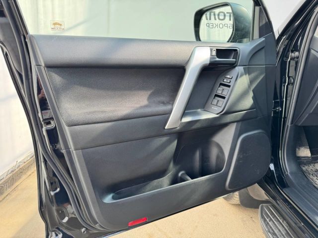 Купить б/у Toyota Land Cruiser Prado, 2022 год, 204 л.с. в России