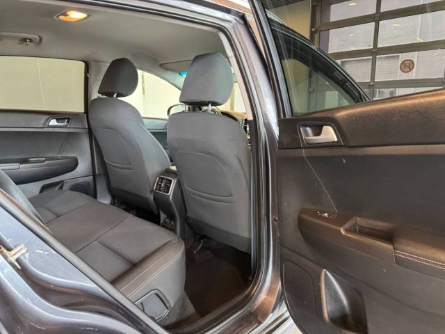 Купить б/у Kia Sportage, 2016 год, 150 л.с. в России
