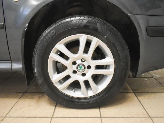 Купить б/у Skoda Octavia, 2005 год, 102 л.с. в России