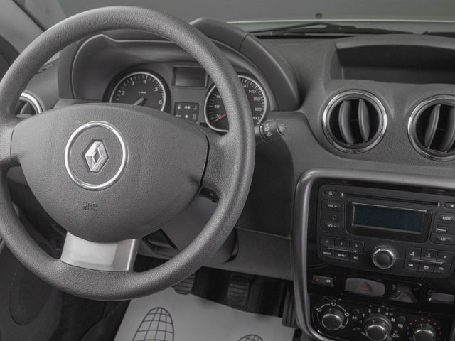 Купить б/у Renault Duster, 2014 год, 90 л.с. в России