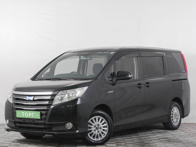 Купить б/у Toyota Noah, 2014 год, 99 л.с. в России