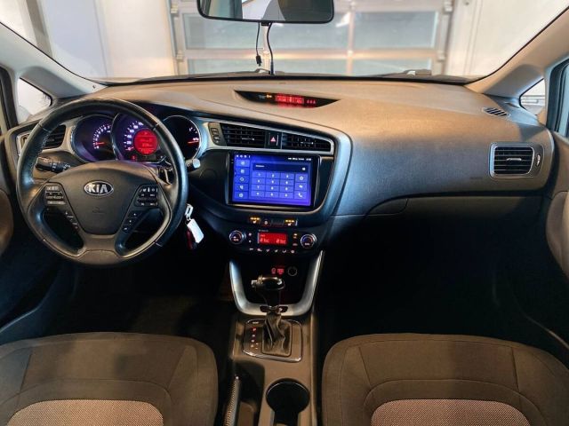 Купить б/у Kia Ceed, 2016 год, 130 л.с. в России