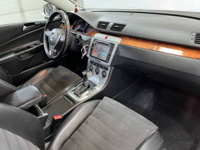 Купить б/у Volkswagen Passat, 2009 год, 152 л.с. в России