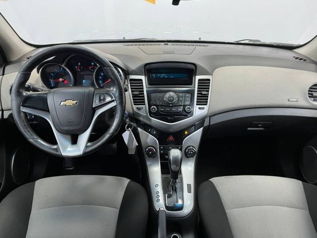 Купить б/у Chevrolet Cruze, 2011 год, 109 л.с. в России