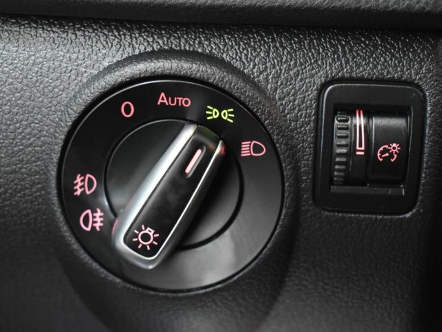 Купить б/у Volkswagen Tiguan, 2011 год, 140 л.с. в России