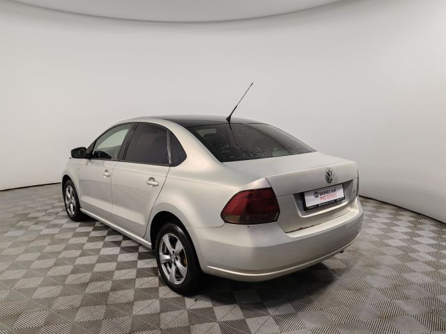 Купить б/у Volkswagen Polo, 2012 год, 105 л.с. в России
