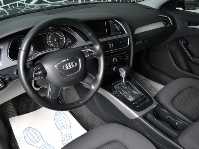 Купить б/у Audi A4, 2012 год, 170 л.с. в России