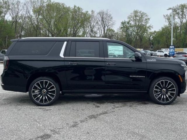 Купить б/у Chevrolet Suburban, 2025 год, 305 л.с. в России