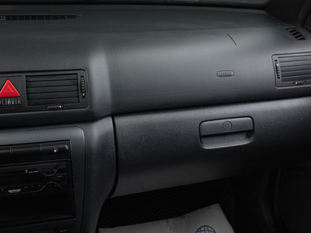 Купить б/у Skoda Octavia, 2007 год, 102 л.с. в России
