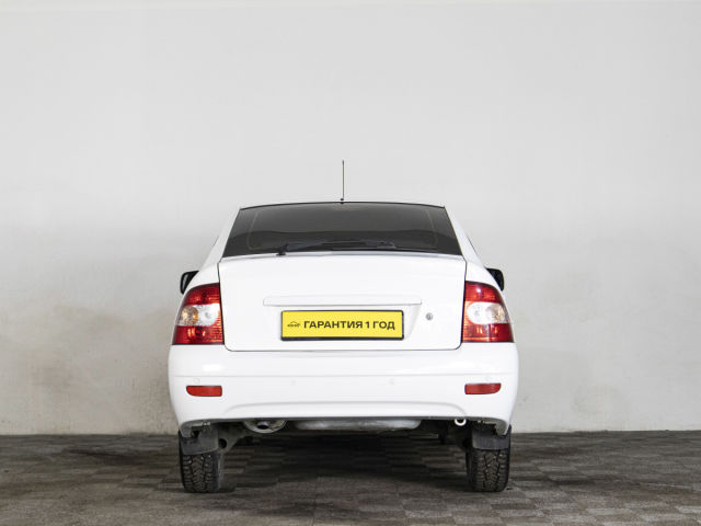 Купить б/у ВАЗ (LADA) Priora, 2012 год, 98 л.с. в Сургуте
