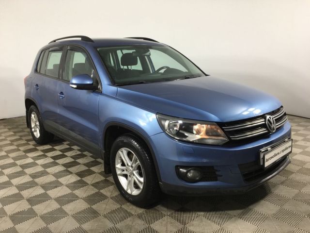 Купить б/у Volkswagen Tiguan, 2014 год, 150 л.с. в России